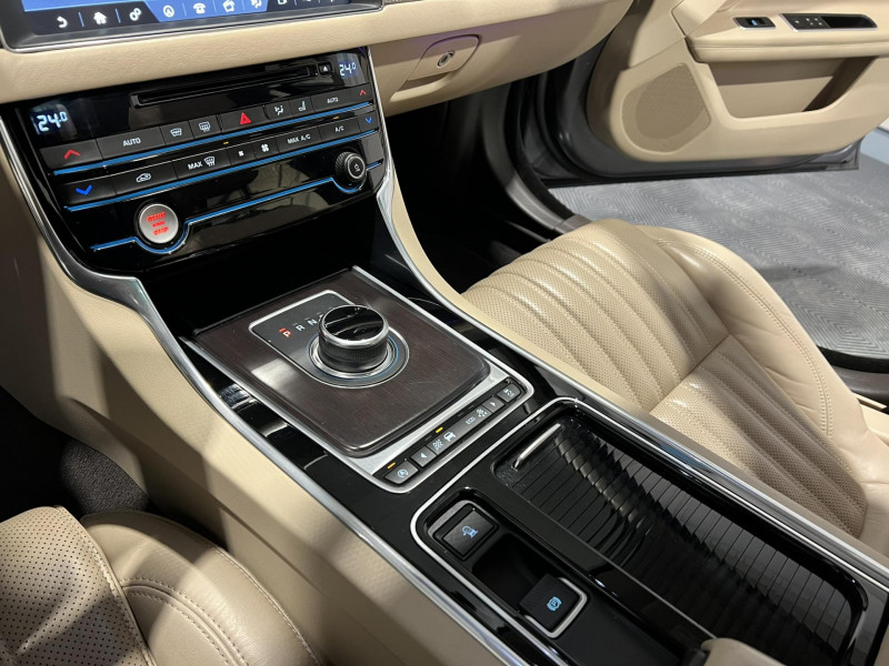 Photo 13 de l'offre de JAGUAR XF  V6 3.0 D - 300 ch BVA Portfolio à 21990€ chez VL Auto