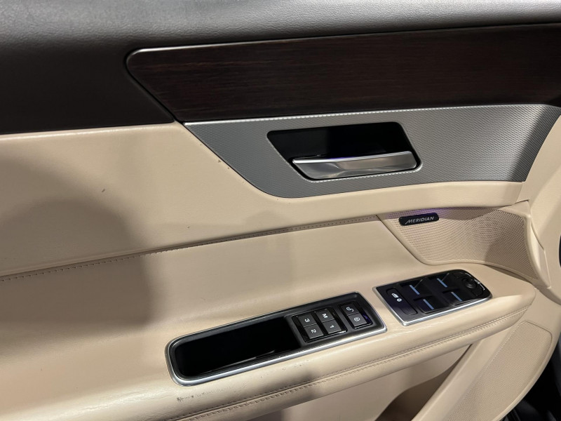 Photo 23 de l'offre de JAGUAR XF  V6 3.0 D - 300 ch BVA Portfolio à 21990€ chez VL Auto