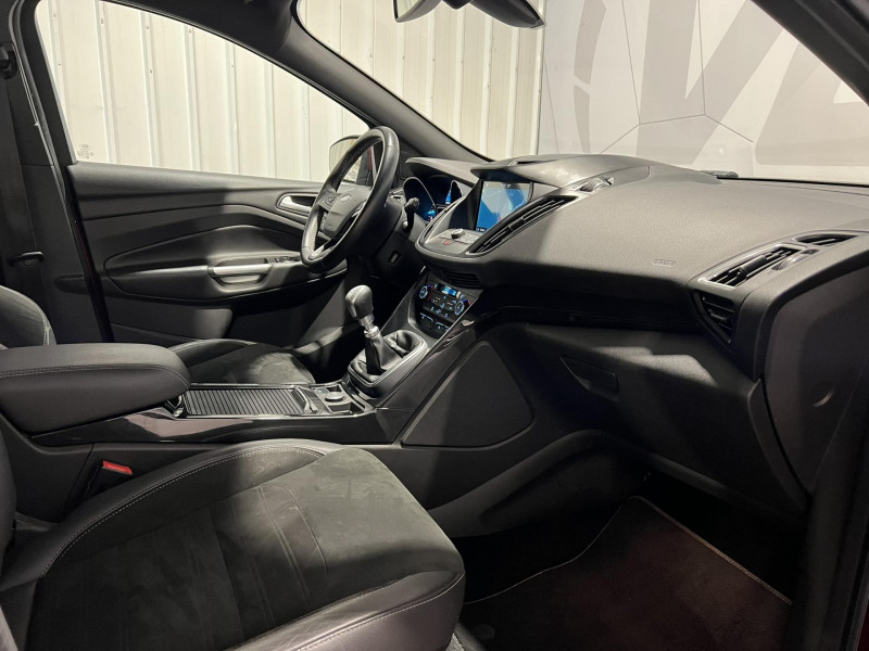 Photo 8 de l'offre de FORD KUGA 1.5 TDCi 120 S&S 4x2 BVM6 ST-Line à 12490€ chez VL Auto