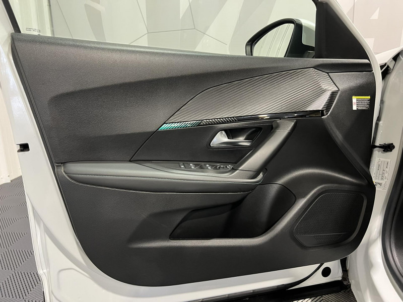 Photo 21 de l'offre de PEUGEOT 2008 136 ch Allure Pack à 14990€ chez VL Auto