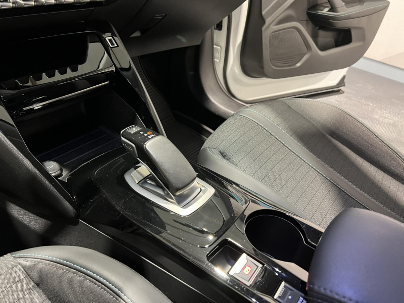 Photo 13 de l'offre de PEUGEOT 2008 136 ch Allure Pack à 14990€ chez VL Auto