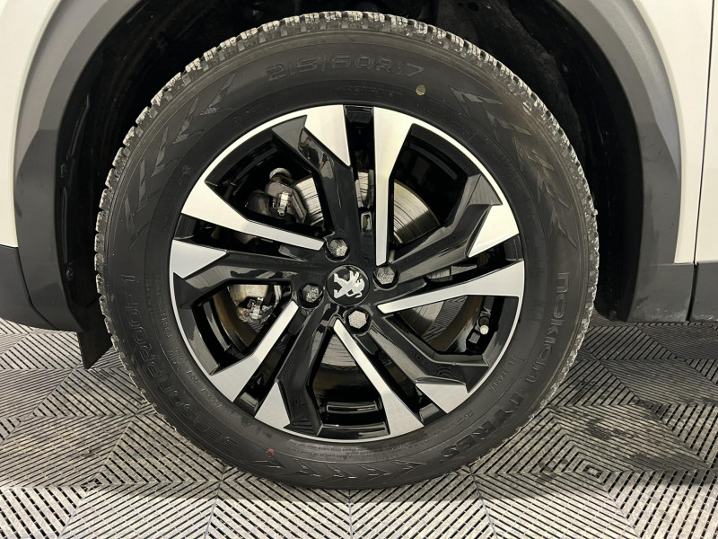 Photo 20 de l'offre de PEUGEOT 2008 136 ch Allure Pack à 14990€ chez VL Auto