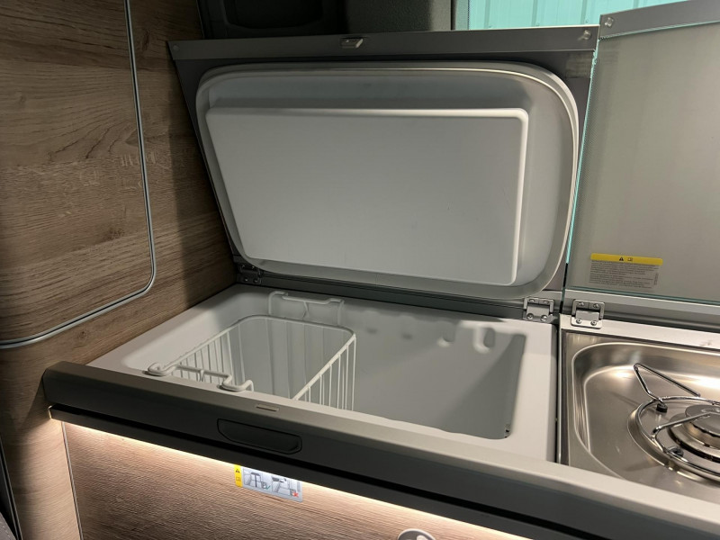 Photo 14 de l'offre de VOLKSWAGEN CALIFORNIA 2.0 TDI 150 BMT DSG7 Edition COAST à 54990€ chez VL Auto