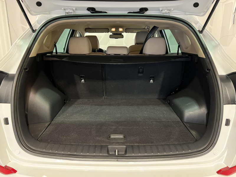 Photo 10 de l'offre de HYUNDAI TUCSON 1.7 CRDi 141 2WD Executive DCT-7 à 16990€ chez VL Auto