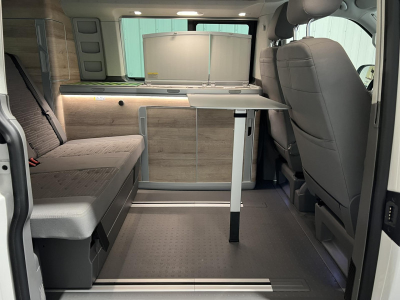 Photo 12 de l'offre de VOLKSWAGEN CALIFORNIA 2.0 TDI 150 BMT DSG7 Edition COAST à 54990€ chez VL Auto