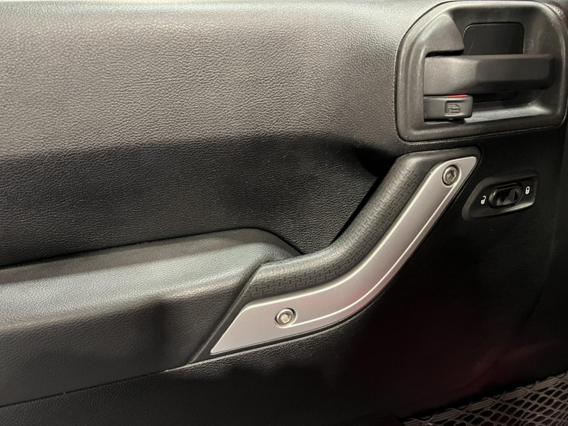 Photo 21 de l'offre de JEEP WRANGLER 2.8 CRD 200 Sahara BVA à 29990€ chez VL Auto