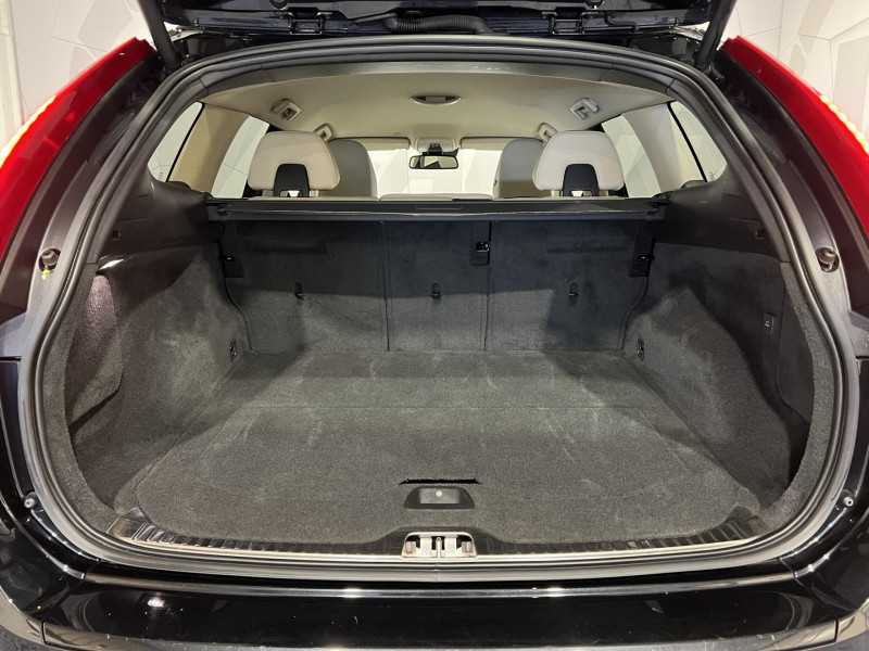 Photo 10 de l'offre de VOLVO XC60  D4 AWD 181 ch Summum Geartronic BVA à 16490€ chez VL Auto
