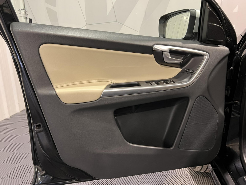 Photo 21 de l'offre de VOLVO XC60  D4 AWD 181 ch Summum Geartronic BVA à 16490€ chez VL Auto