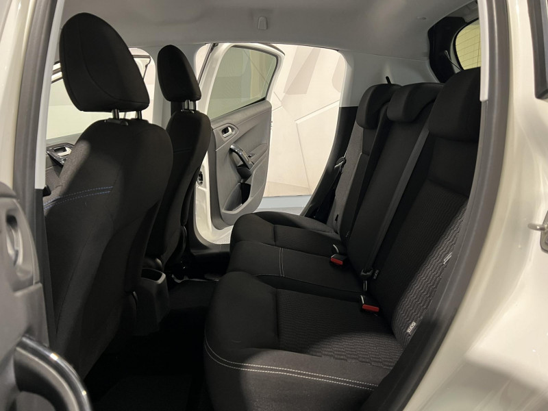 Photo 9 de l'offre de PEUGEOT 208  BlueHDi 100ch S&S BVM5 Signature à 10490€ chez VL Auto