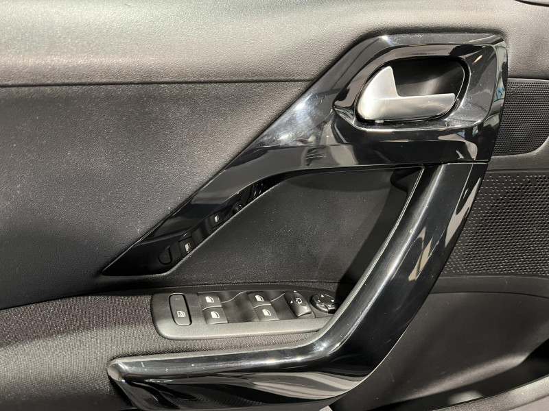 Photo 21 de l'offre de PEUGEOT 208  BlueHDi 100ch S&S BVM5 Signature à 10490€ chez VL Auto