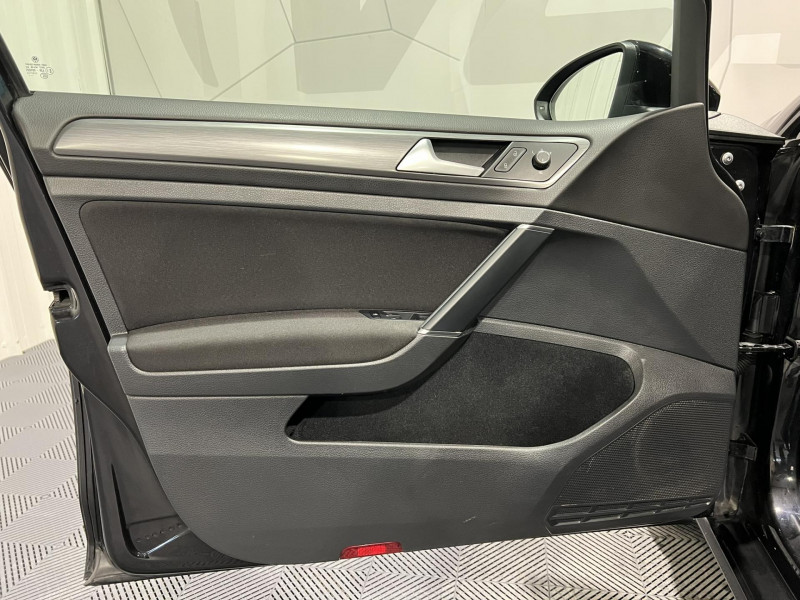 Photo 20 de l'offre de VOLKSWAGEN GOLF 1.4 TSI 150 Confortline à 14990€ chez VL Auto