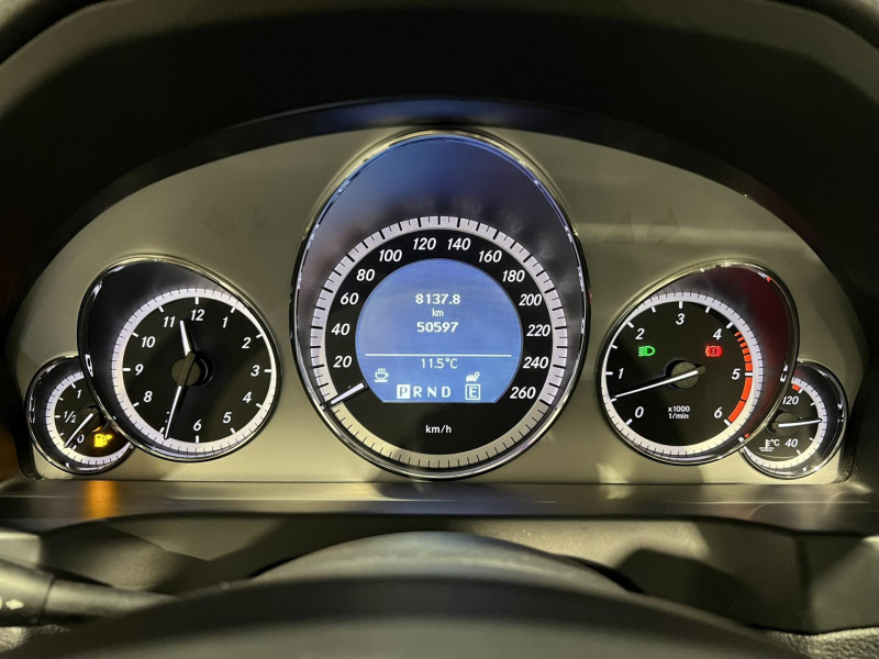 Photo 11 de l'offre de MERCEDES-BENZ Classe E Cabriolet 350 CDI BlueEfficiency Executive BVA à 22990€ chez VL Auto