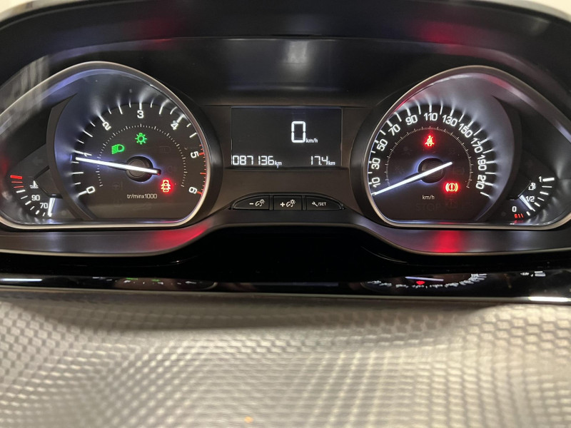 Photo 11 de l'offre de PEUGEOT 208  BlueHDi 100ch S&S BVM5 Signature à 10490€ chez VL Auto