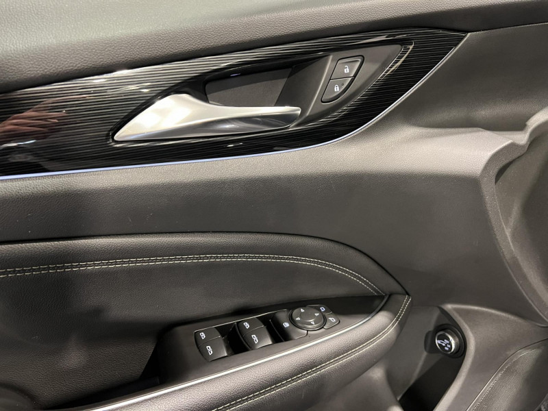 Photo 22 de l'offre de OPEL INSIGNIA  1.5 Turbo 165 ch BVA6 Innovation à 12990€ chez VL Auto