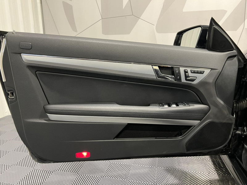 Photo 21 de l'offre de MERCEDES-BENZ Classe E Cabriolet 350 CDI BlueEfficiency Executive BVA à 22990€ chez VL Auto