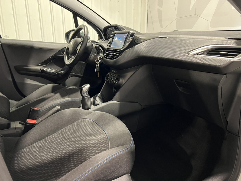 Photo 8 de l'offre de PEUGEOT 208  BlueHDi 100ch S&S BVM5 Signature à 10490€ chez VL Auto