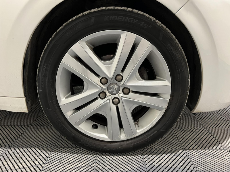 Photo 16 de l'offre de PEUGEOT 208  BlueHDi 100ch S&S BVM5 Signature à 10490€ chez VL Auto