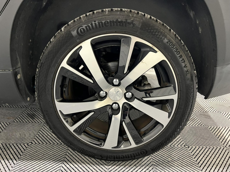 Photo 18 de l'offre de PEUGEOT 2008 110ch S&S BVM5 GT Line à 9990€ chez VL Auto