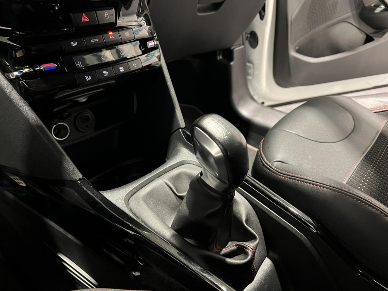 Photo 13 de l'offre de PEUGEOT 2008 110ch S&S BVM5 GT Line à 9990€ chez VL Auto
