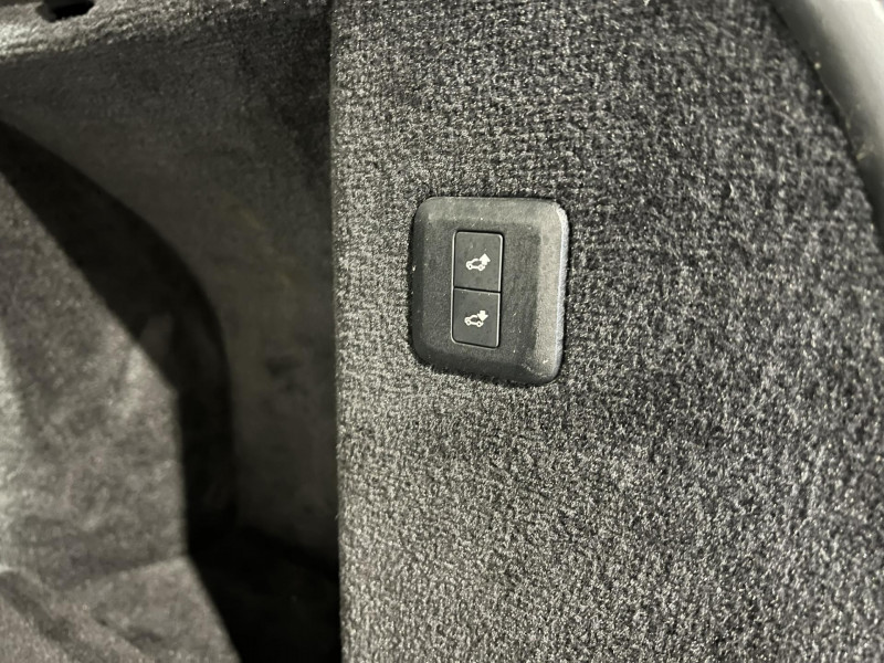 Photo 21 de l'offre de LAND-ROVER RANGE ROVER SPORT P400e PHEV 2.0L 404ch HSE Dynamic à 39990€ chez VL Auto