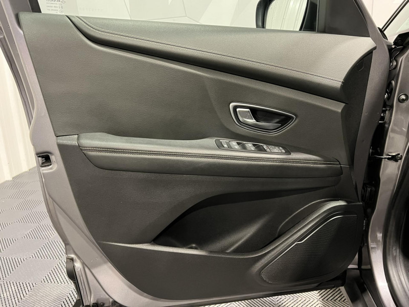 Photo 21 de l'offre de RENAULT GRAND SCENIC TCe 130 Energy Intens 7 Places à 13990€ chez VL Auto