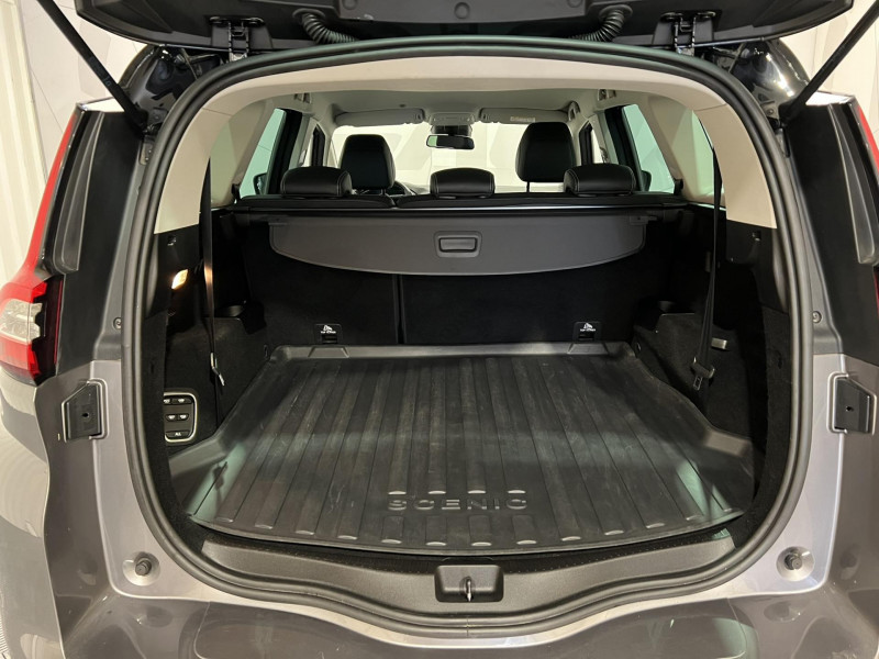 Photo 10 de l'offre de RENAULT GRAND SCENIC TCe 130 Energy Intens 7 Places à 13990€ chez VL Auto