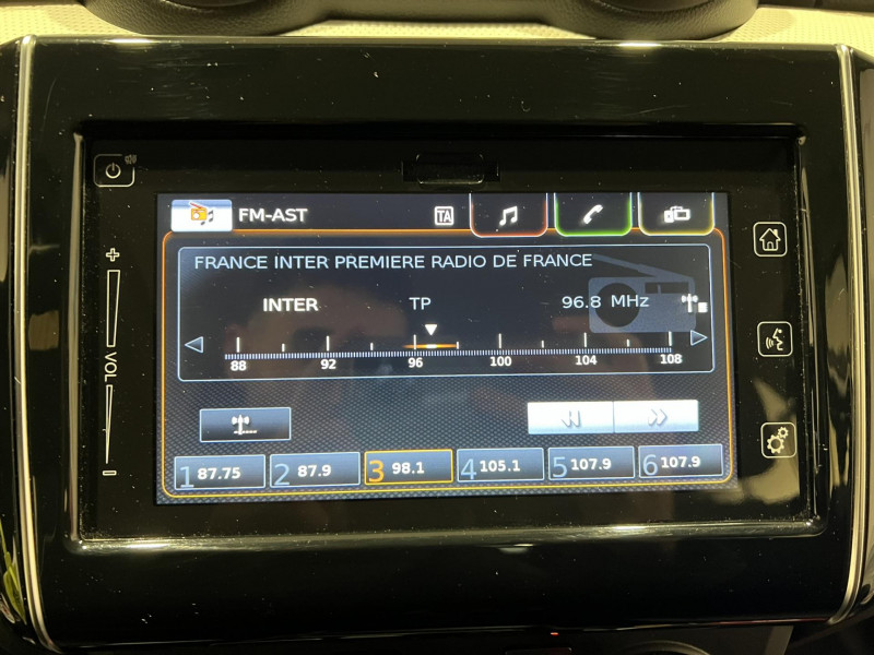 Photo 13 de l'offre de SUZUKI SWIFT 1.2 Dualjet Privillege à 9990€ chez VL Auto