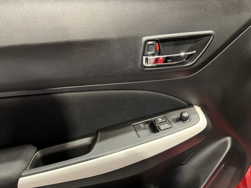 Photo 22 de l'offre de SUZUKI SWIFT 1.2 Dualjet Privillege à 9990€ chez VL Auto