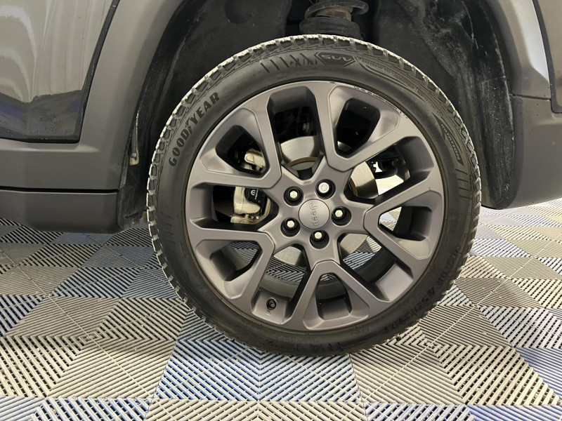Photo 19 de l'offre de JEEP COMPASS 1.3 PHEV T4 240 ch 4xe eAWD S à 20990€ chez VL Auto