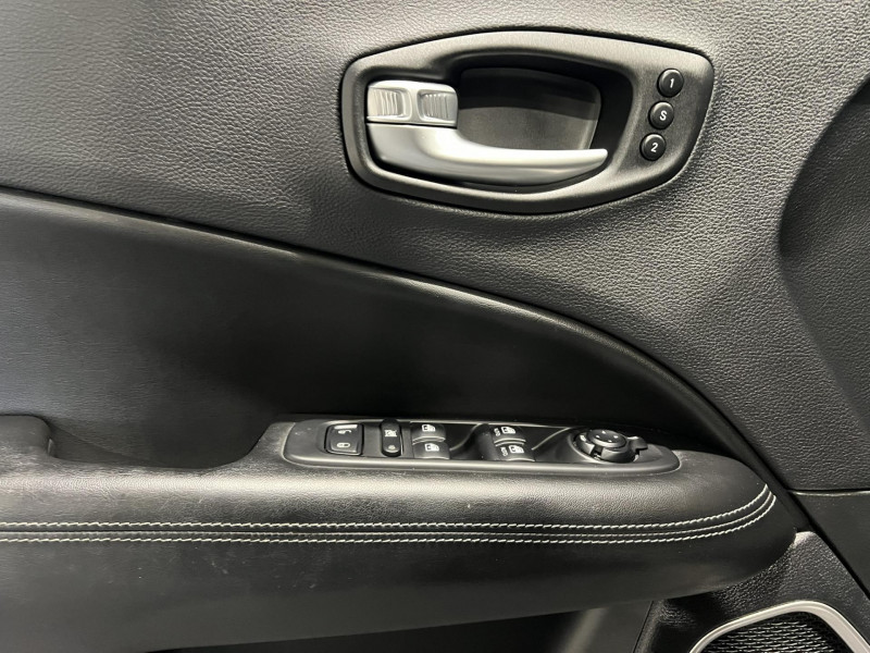 Photo 23 de l'offre de JEEP COMPASS 1.3 PHEV T4 240 ch 4xe eAWD S à 20990€ chez VL Auto