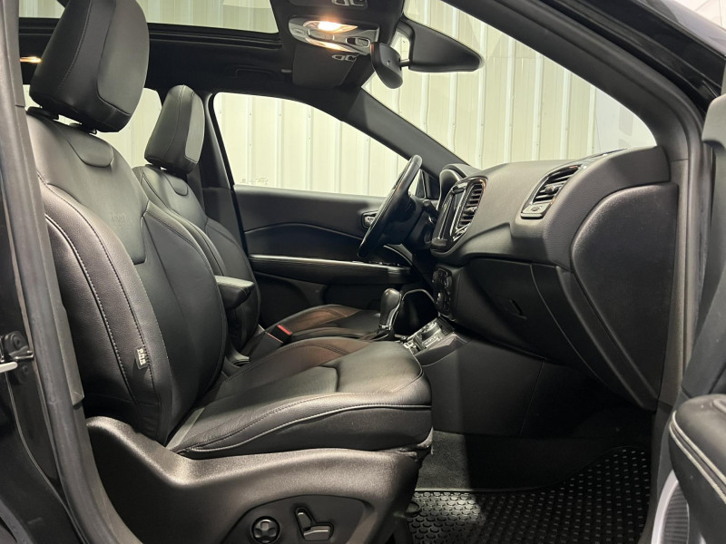 Photo 11 de l'offre de JEEP COMPASS 1.3 PHEV T4 240 ch 4xe eAWD S à 20990€ chez VL Auto