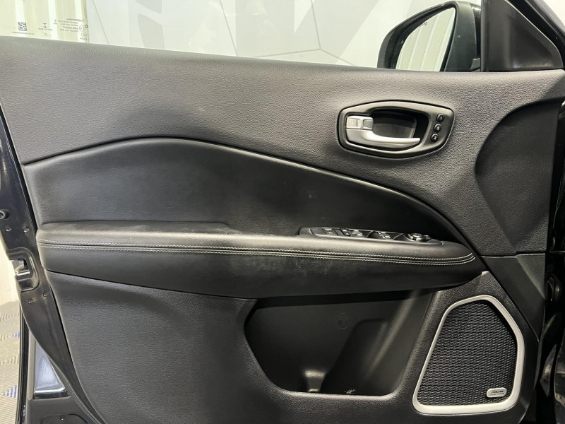 Photo 21 de l'offre de JEEP COMPASS 1.3 PHEV T4 240 ch 4xe eAWD S à 20990€ chez VL Auto