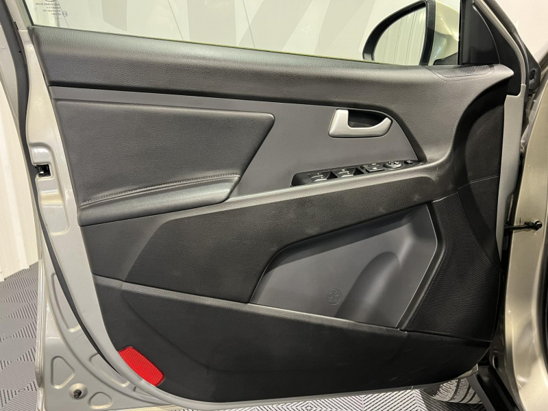 Photo 19 de l'offre de KIA SPORTAGE 1.6 GDi 135 ISG 2WD Active à 12490€ chez VL Auto