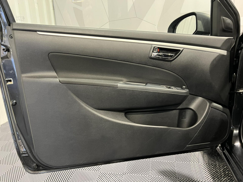 Photo 20 de l'offre de SUZUKI SWIFT 1.2 VVT Privilège à 7990€ chez VL Auto