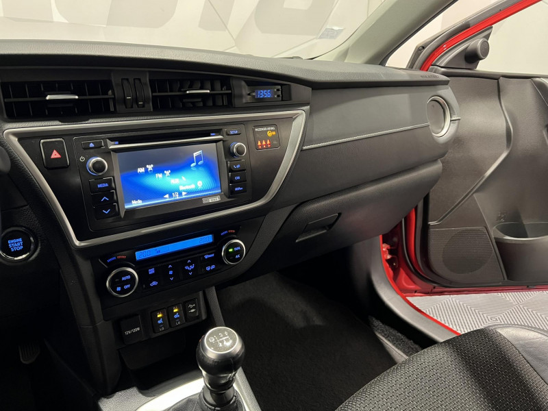Photo 12 de l'offre de TOYOTA AURIS 124 D-4D Dynamic à 10990€ chez VL Auto