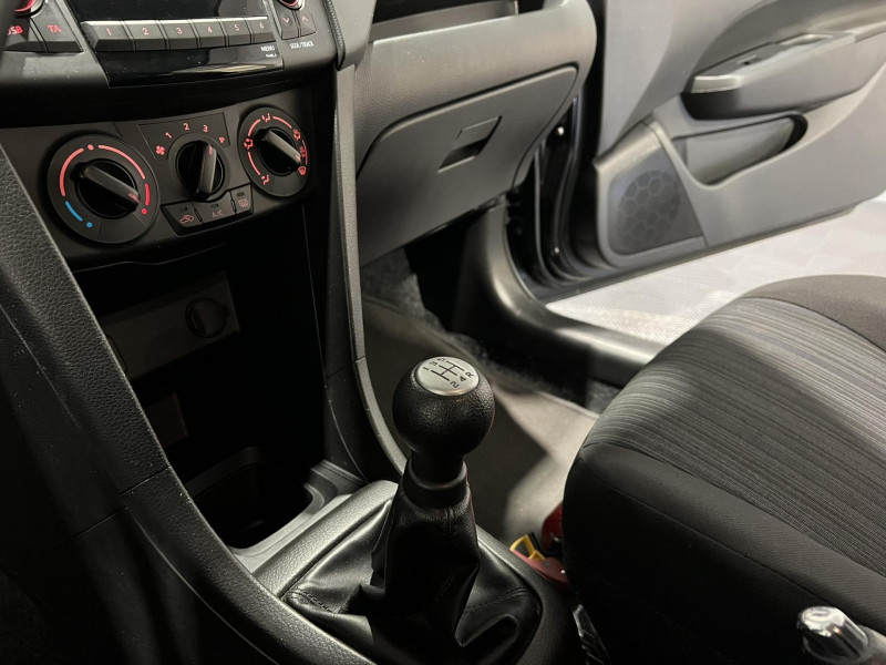 Photo 14 de l'offre de SUZUKI SWIFT 1.2 VVT Privilège à 7990€ chez VL Auto