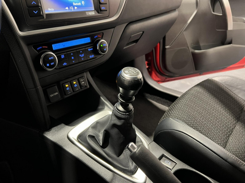 Photo 14 de l'offre de TOYOTA AURIS 124 D-4D Dynamic à 10990€ chez VL Auto