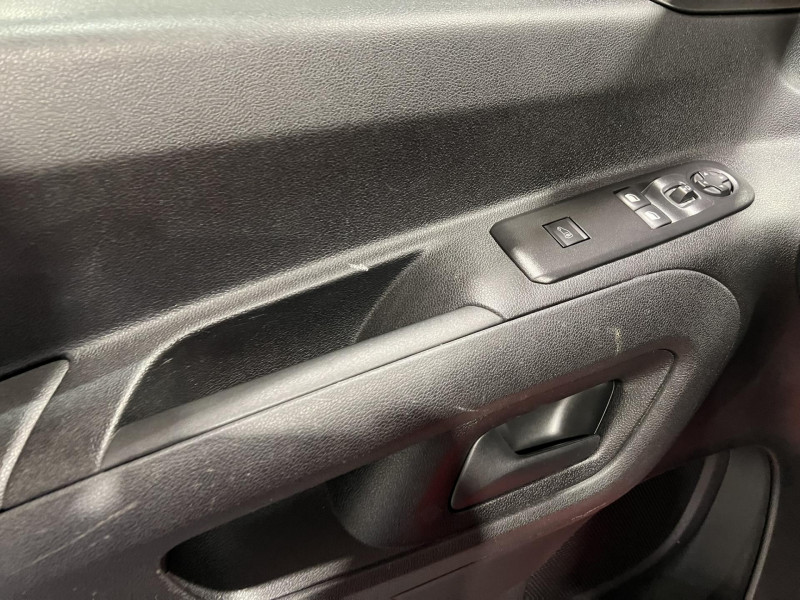 Photo 20 de l'offre de CITROEN BERLINGO  M 650 BLUEHDI 130 S&S EAT8 DRIVER à 14490€ chez VL Auto