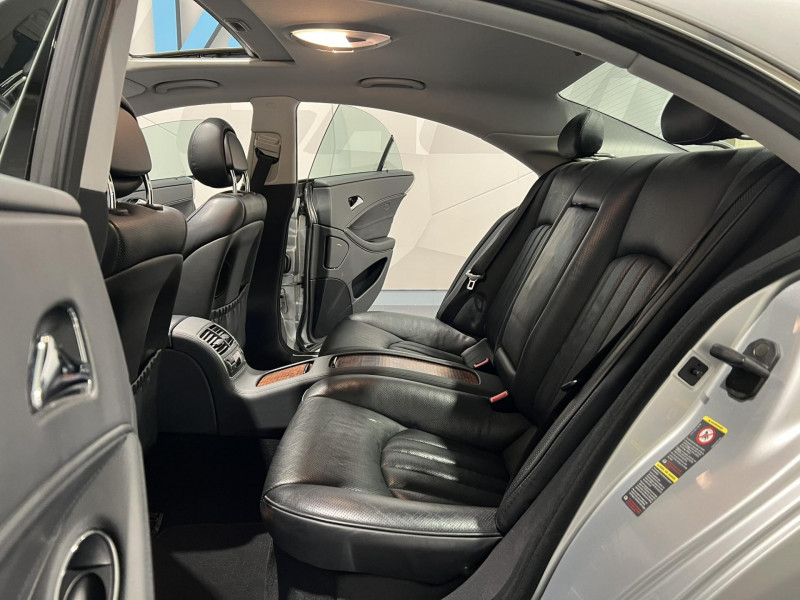 Photo 9 de l'offre de MERCEDES-BENZ CLS 500 BVA à 16490€ chez VL Auto