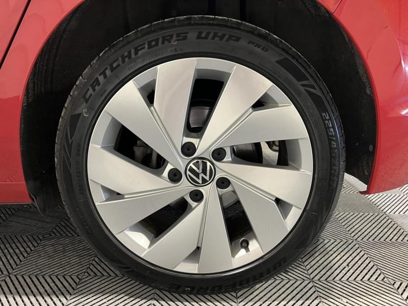 Photo 18 de l'offre de VOLKSWAGEN GOLF 2.0 TDI SCR - 150 Life Plus à 21990€ chez VL Auto