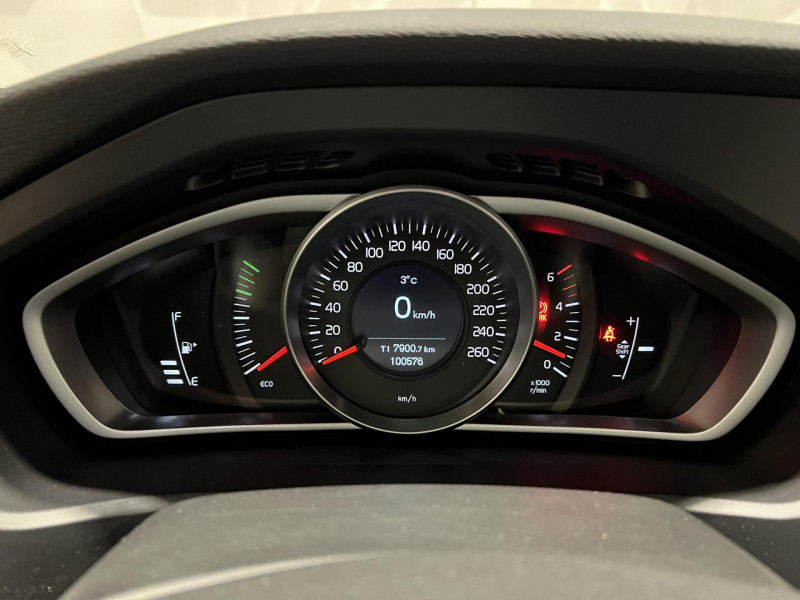 Photo 11 de l'offre de VOLVO V40  D2 120 Kinetic à 12490€ chez VL Auto