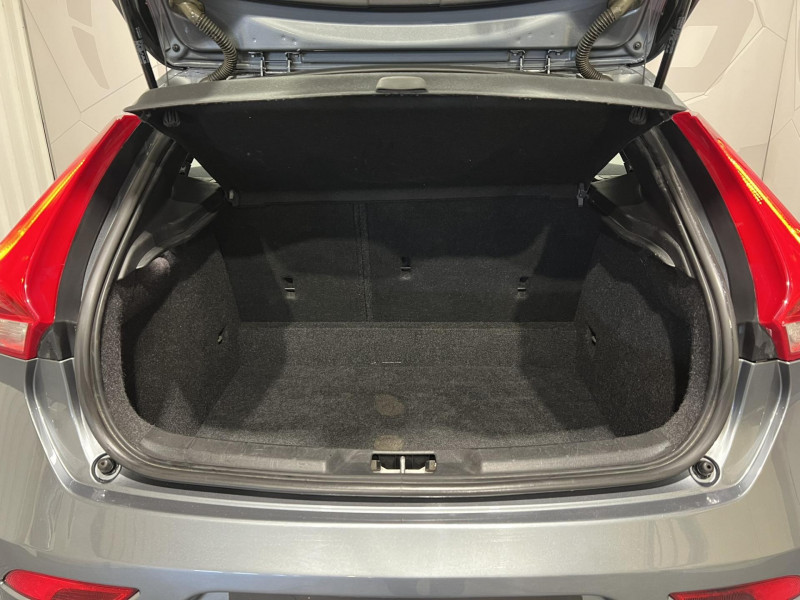 Photo 10 de l'offre de VOLVO V40  D2 120 Kinetic à 12490€ chez VL Auto