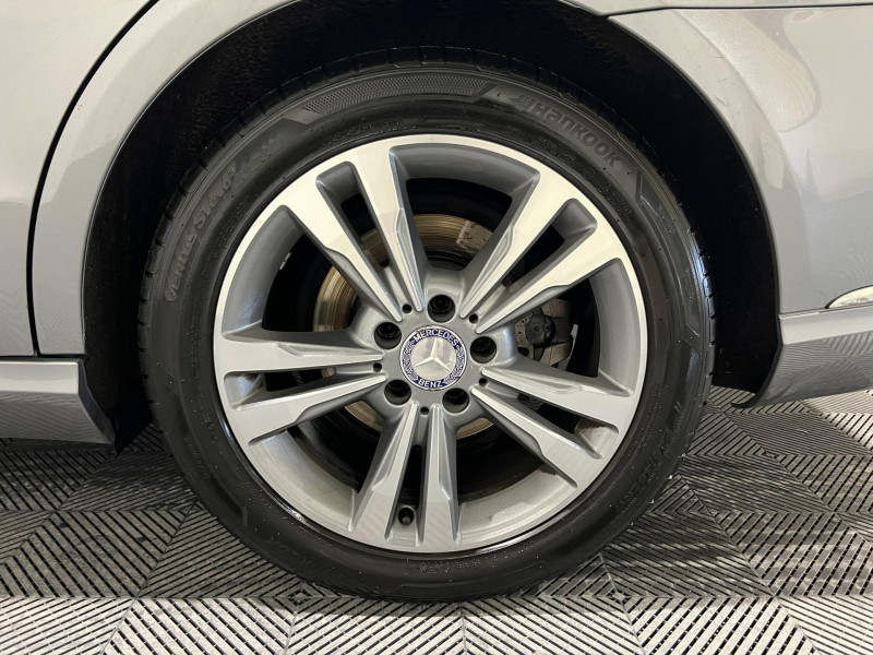 Photo 18 de l'offre de MERCEDES-BENZ CLASSE E BREAK 200 CDI Executive A à 17490€ chez VL Auto