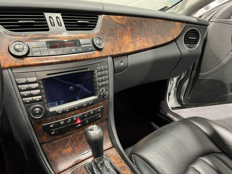 Photo 11 de l'offre de MERCEDES-BENZ CLS 500 BVA à 16490€ chez VL Auto
