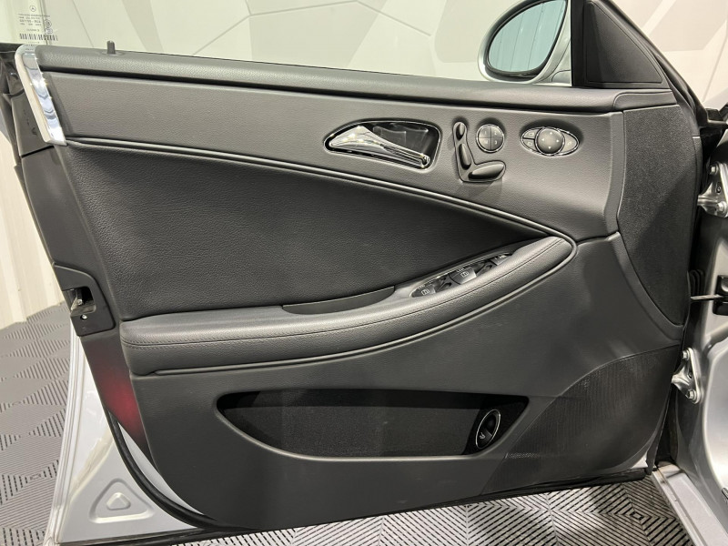 Photo 20 de l'offre de MERCEDES-BENZ CLS 500 BVA à 16490€ chez VL Auto