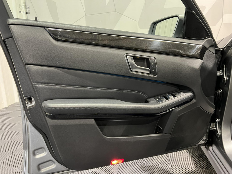 Photo 21 de l'offre de MERCEDES-BENZ CLASSE E BREAK 200 CDI Executive A à 17490€ chez VL Auto