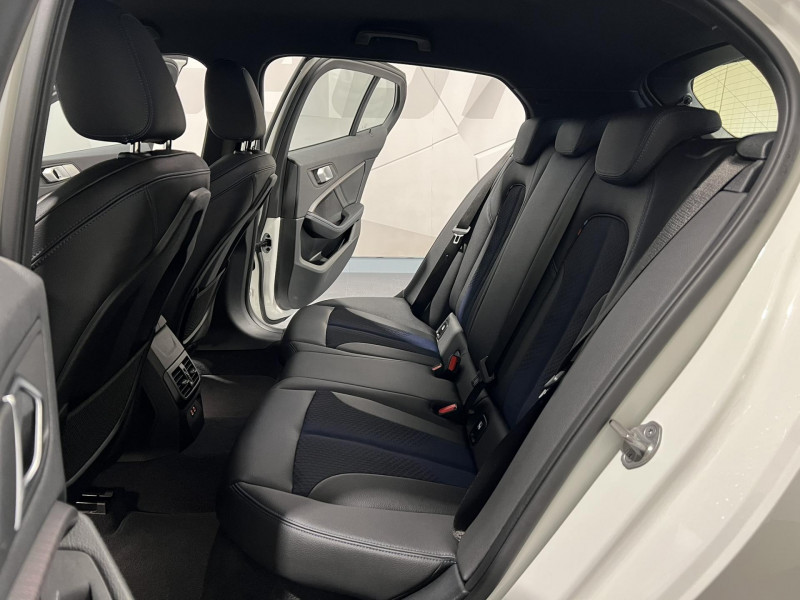 Photo 9 de l'offre de BMW SERIE 1 118d 150 ch BVA8 F40 M Sport à 23990€ chez VL Auto