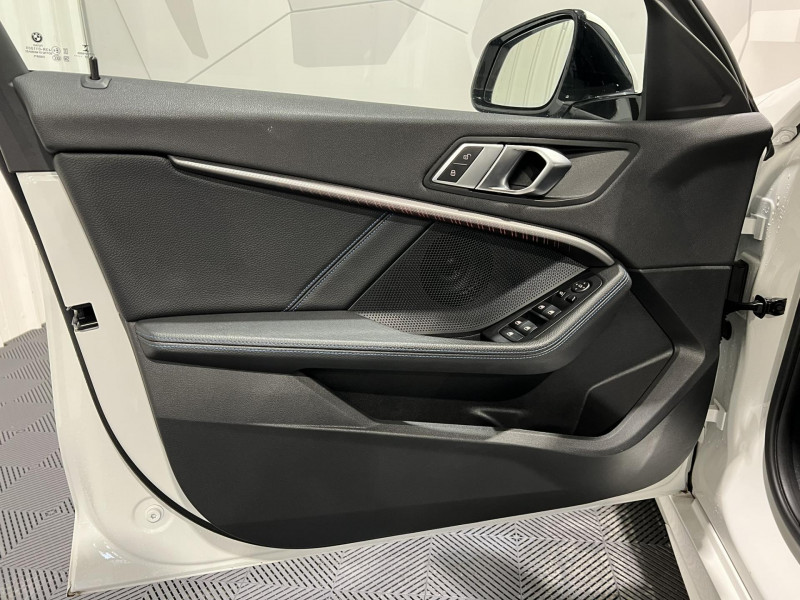Photo 21 de l'offre de BMW SERIE 1 118d 150 ch BVA8 F40 M Sport à 23990€ chez VL Auto