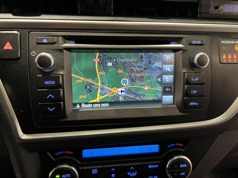 Photo 23 de l'offre de TOYOTA AURIS TOURING SPORTS Hybride 136h Dynamic Business à 13990€ chez VL Auto