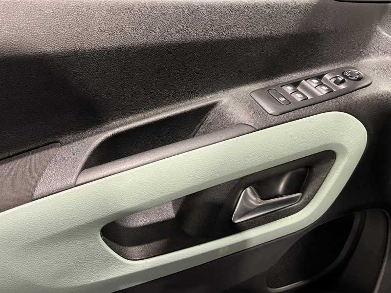 Photo 22 de l'offre de CITROEN BERLINGO Taille XL 7pl BlueHDi 130 S&S BVM6 Shine à 17990€ chez VL Auto